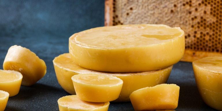 A Natural Beeswax Shampoo Bar!