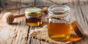 Raw honey paste for wounds